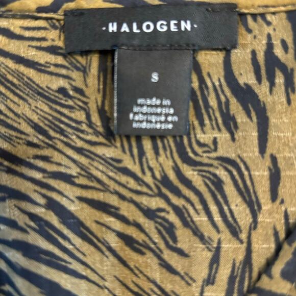 Halogen NWT Twist Front Top In Olive Black Splice Animal-Size Small - Picture 5 of 6